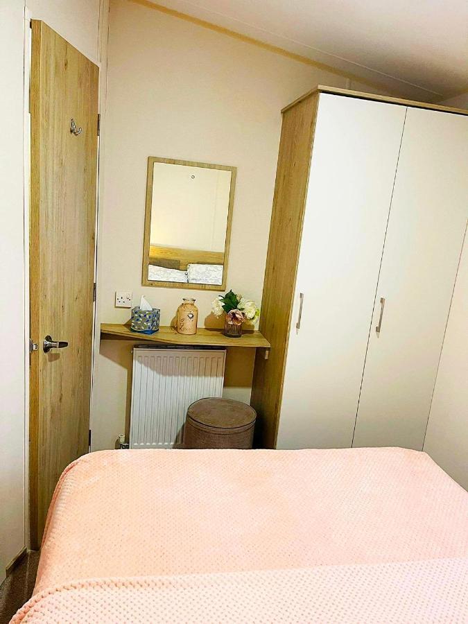 The Sunflower Luxury Caravan At Tattersall Lakes Hotel Tattershall Kültér fotó