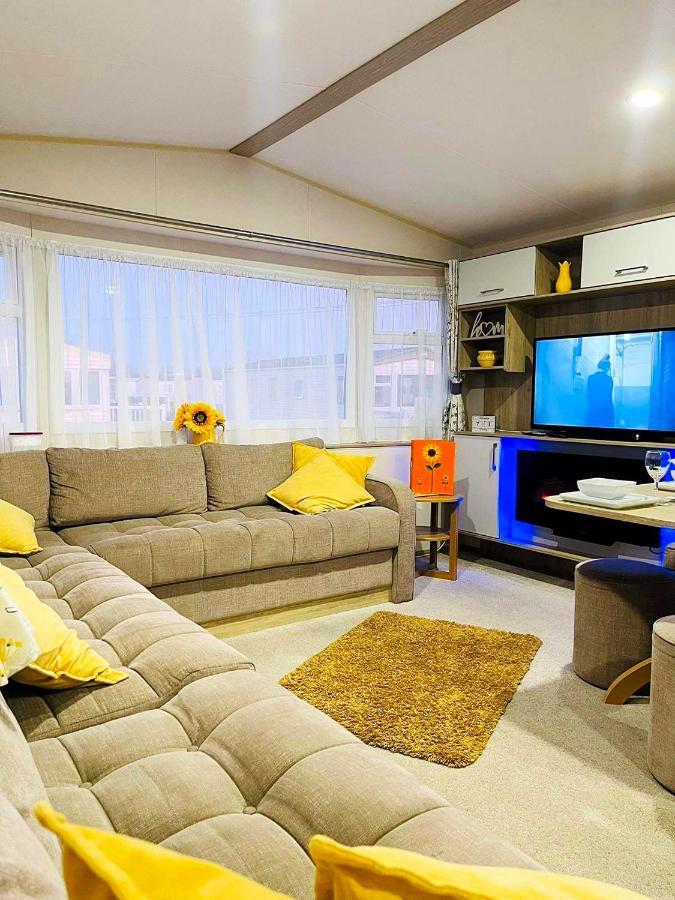 The Sunflower Luxury Caravan At Tattersall Lakes Hotel Tattershall Kültér fotó